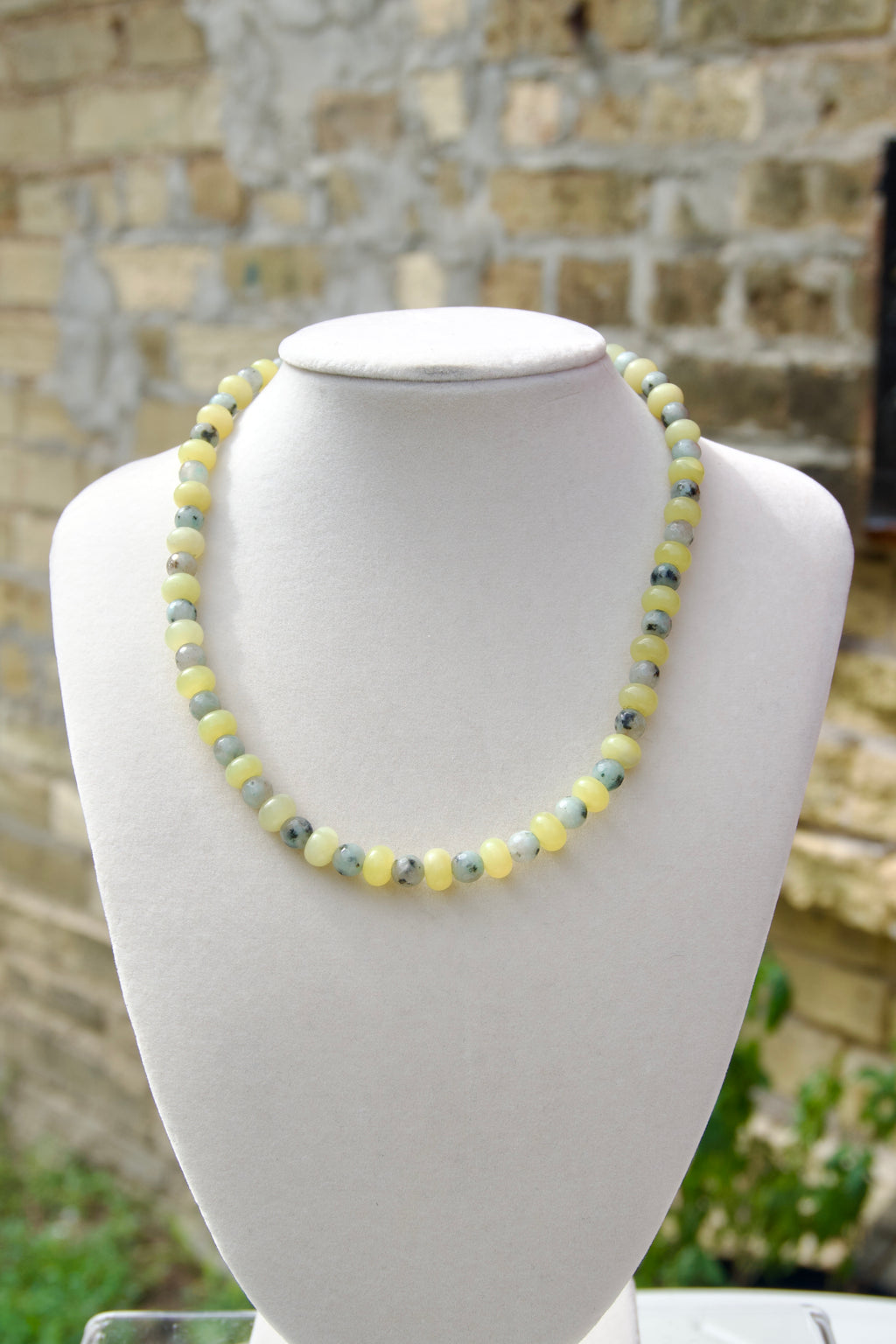 The kiwi lemon necklace