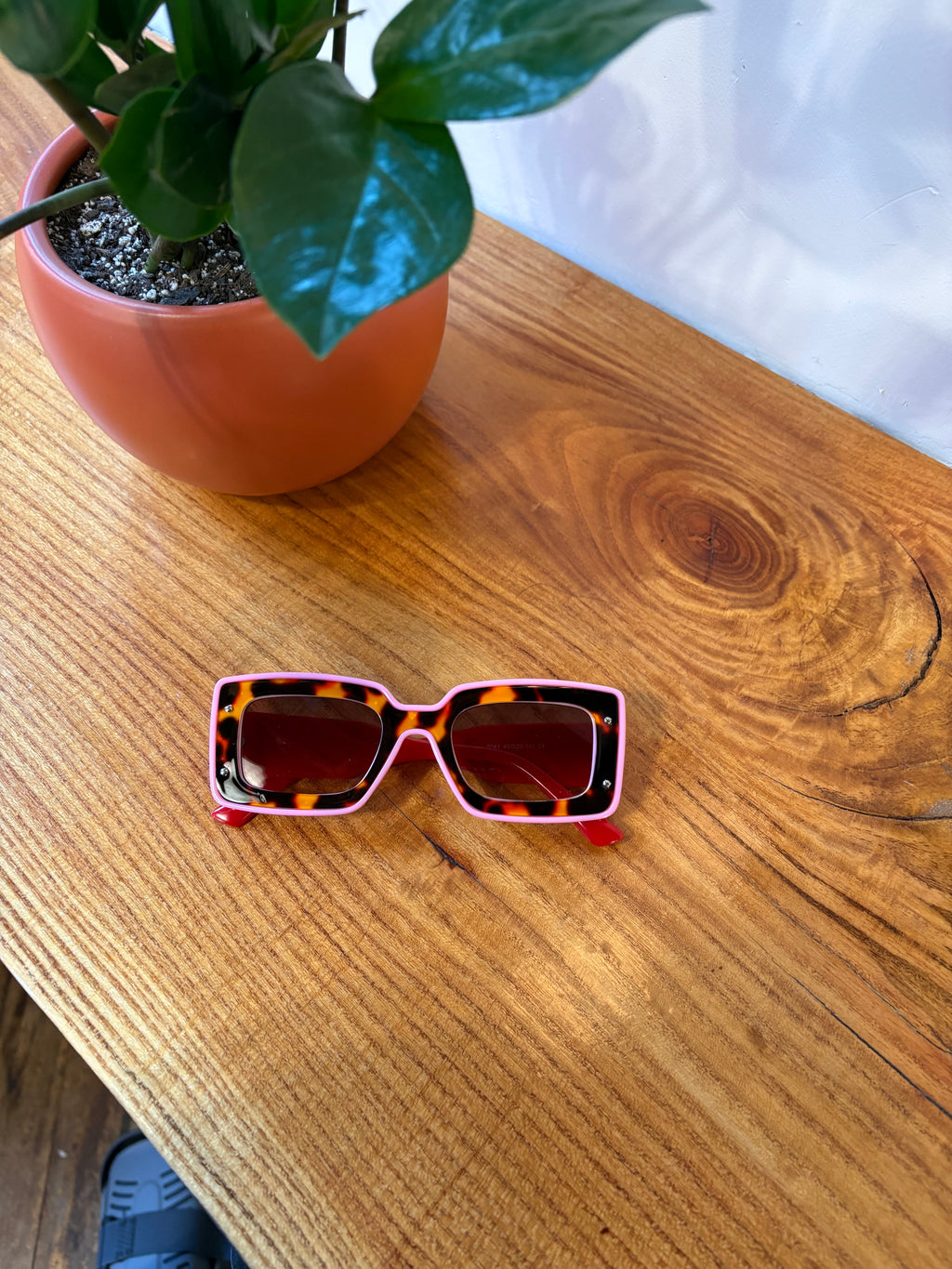 Pink+Red & Tortoise shell sunnies