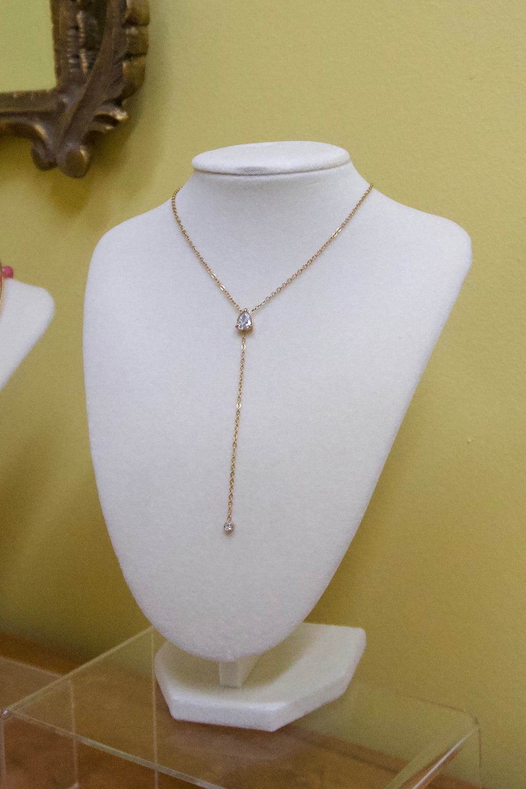 Lariat necklace w/pear charm