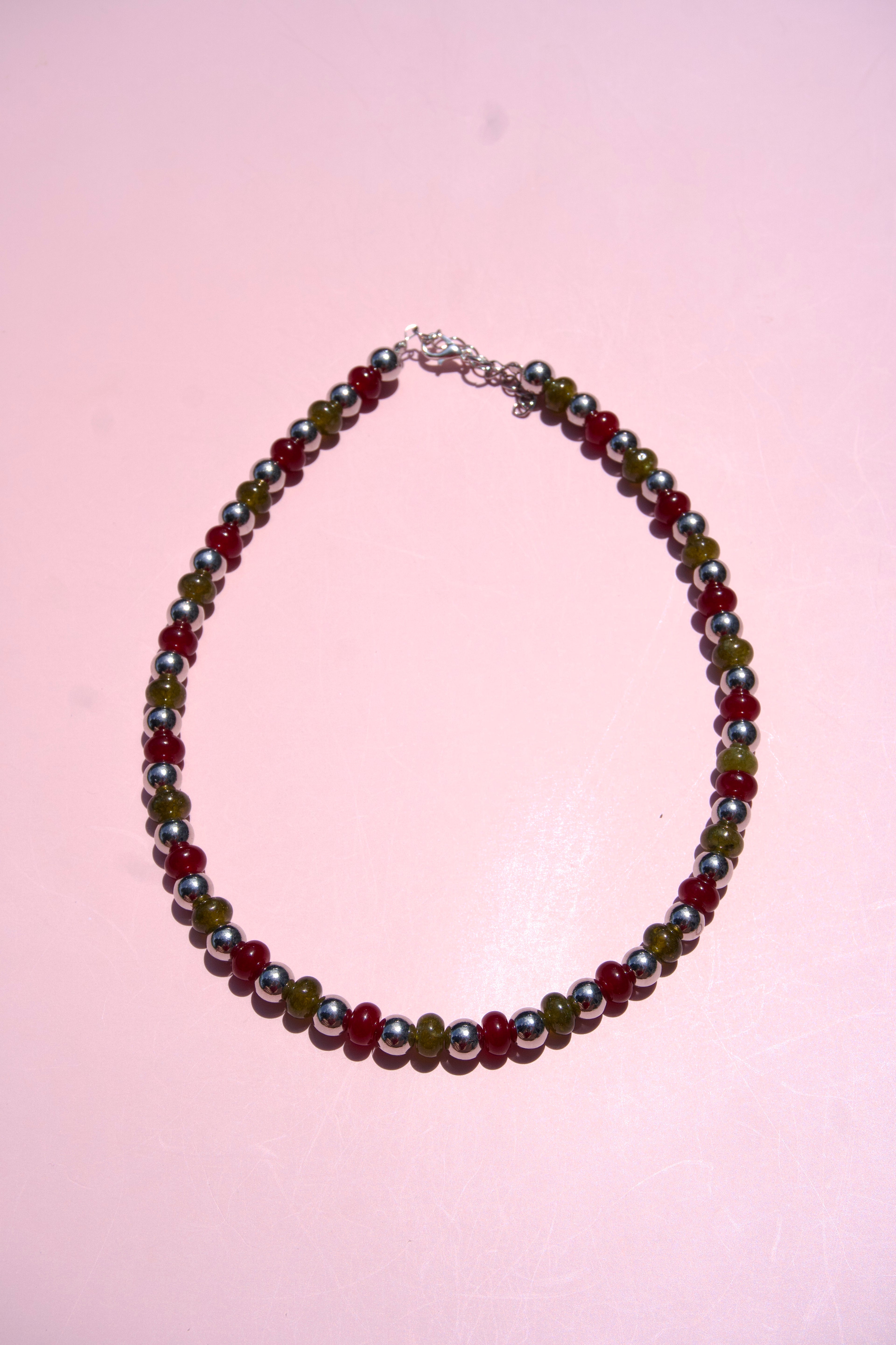 Olive+maroon+silver necklace